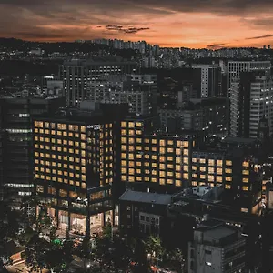 Nine Tree By Parnas Insadong Hotel
