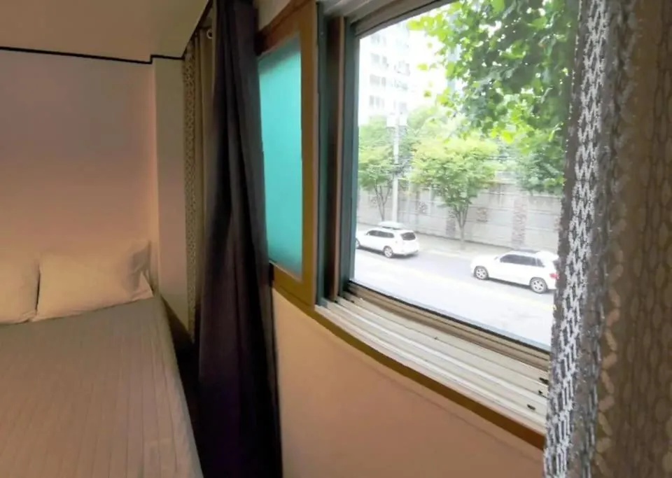 K-1 Hongdae Yeontral Park Apartment Seoul