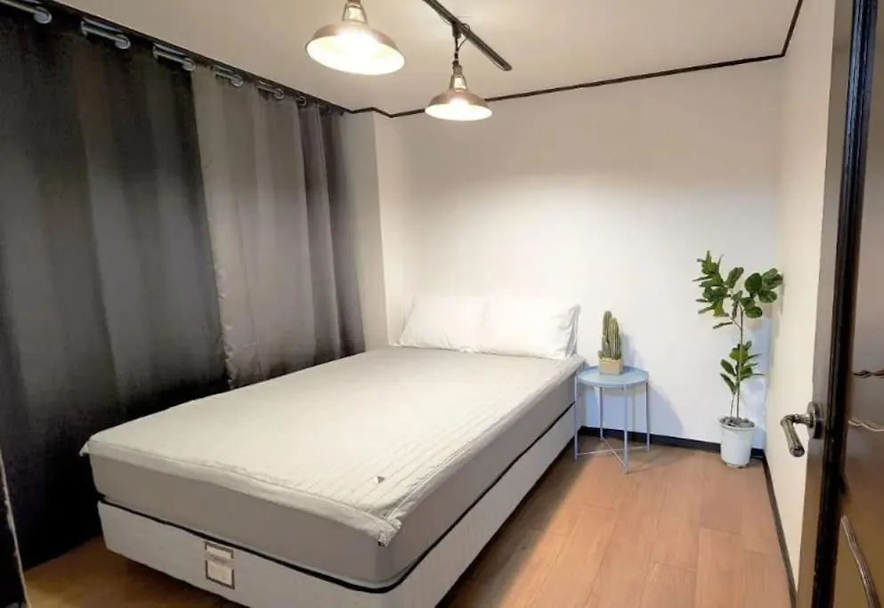 K-1 Hongdae Yeontral Park Apartment Seoul
