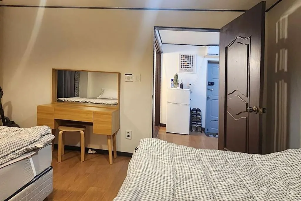 K-1 Hongdae Yeontral Park Apartment Seoul South Korea