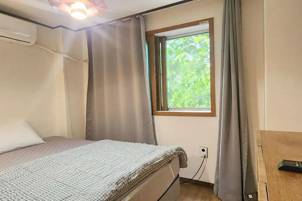 K-1 Hongdae Yeontral Park Apartment Seoul