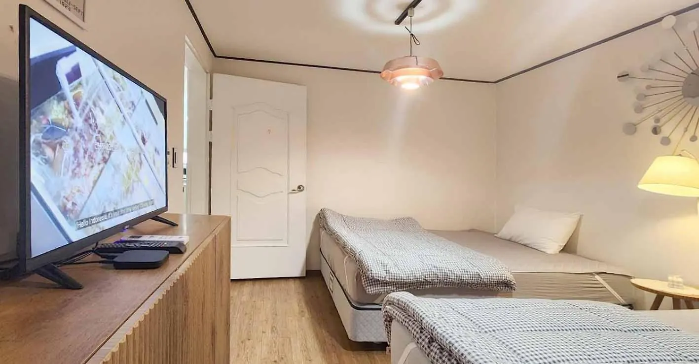 K-1 Hongdae Yeontral Park Apartment Seoul South Korea